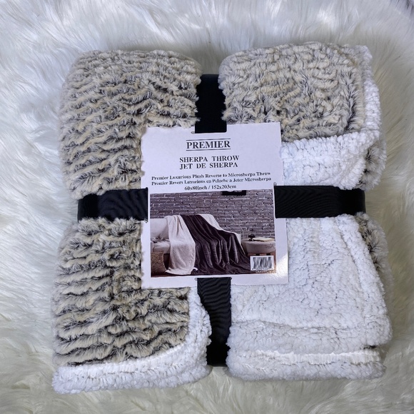 Kate & Co. Other - ⭐️SALE⭐️Windswept Coffee & Cream Micromink Sherpa